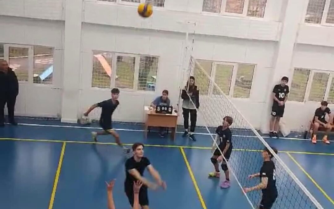 🏐🏐🏐Найкраща команда юнаків старшокласників взяла участь у змаганнях шкільної ліги Львова з волейболу.