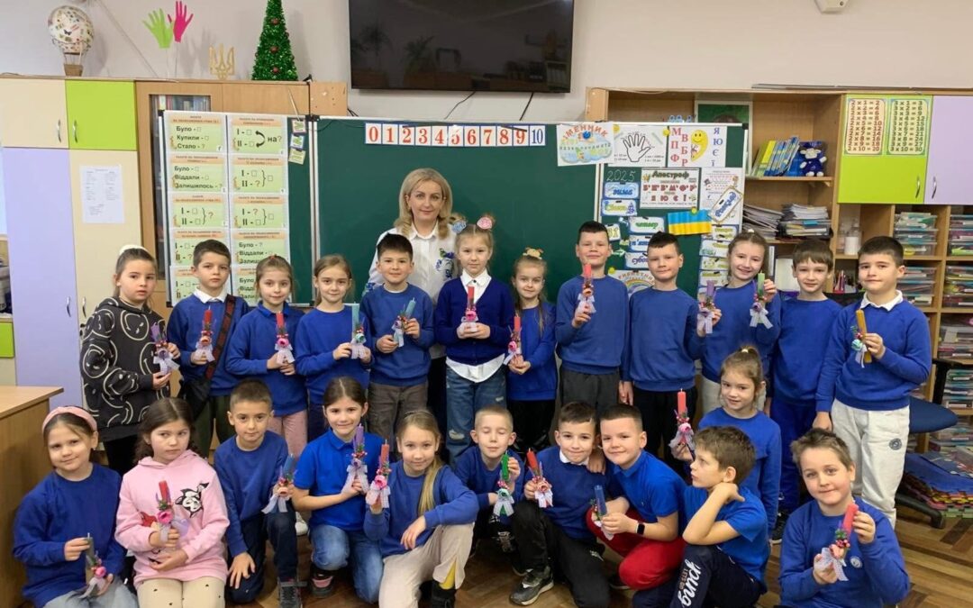 Медові свічки з вощини виготовляли наші учні на гуртку «Майстерня креативу»