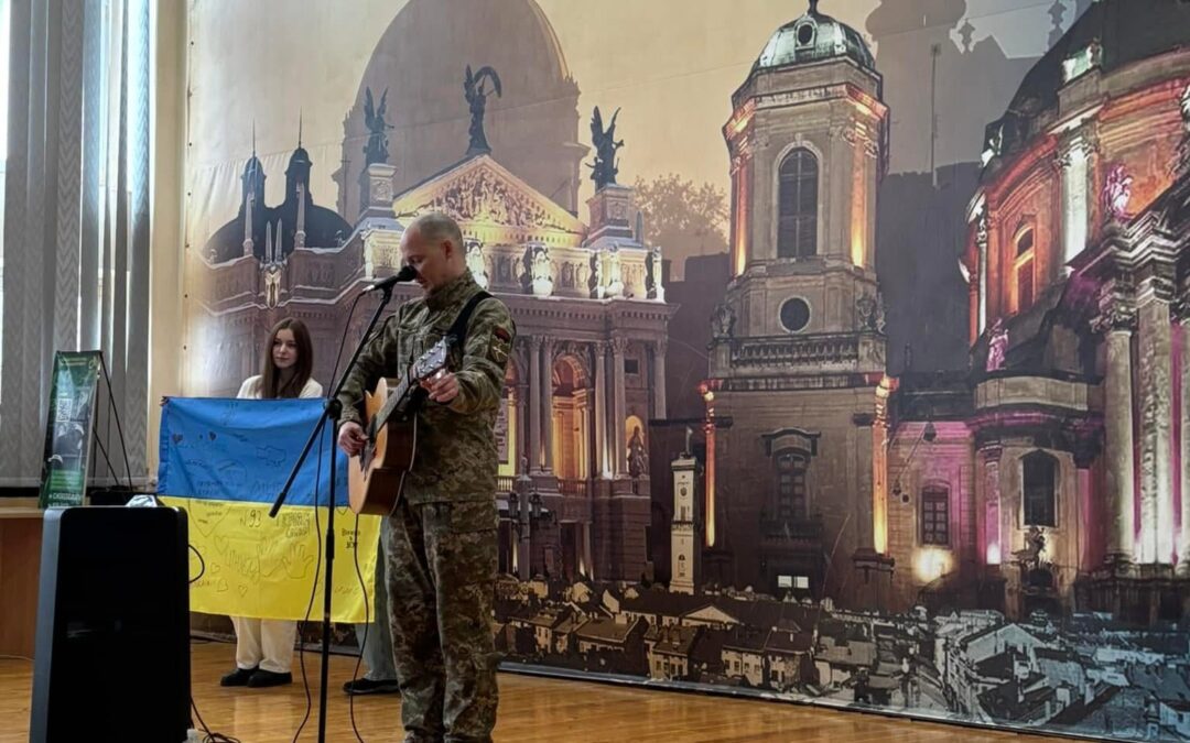 Мали за честь вітати у нашому ліцеї Сергія Василюка- лідера рок-гурту “Тінь Сонця”