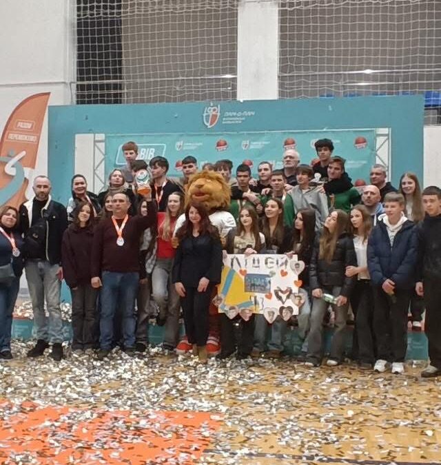 Наші волейболісти в дуууууже💪 достойній боротьбі здобули супер почесне 2-ге місце у міській фінальній грі шкільної ліги